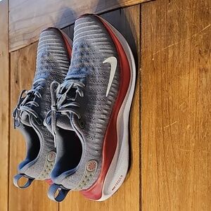 Nike Men's Athletic Shoes in Gray and Red React X Infinty Run 4